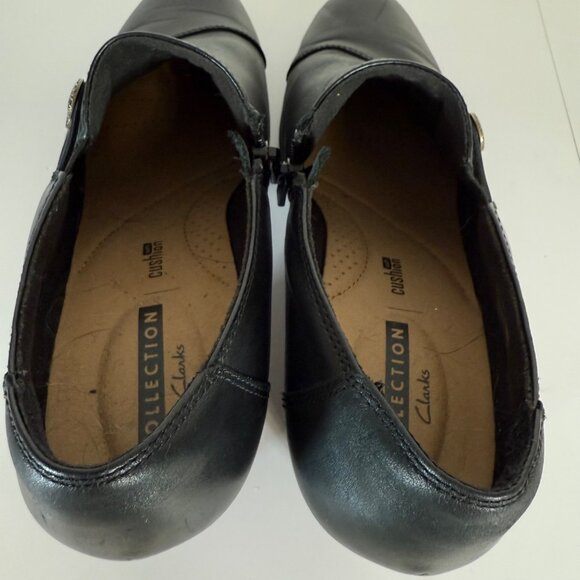 Clarks Black Ankle Bootie Shoes Size 9.5 Leather Button Accent Comfort Cushion - Picture 11 of 14